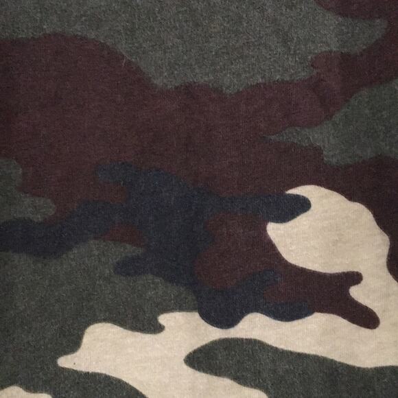 Simply‎ Basic Sz 4/5 Shirt Green Camo Long Sleeve Jersey Tee 100% Cotton - Picture 2 of 9